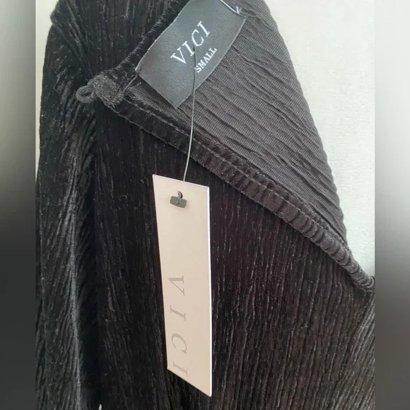 🆕 VICI Harlyn Velvet Tie Dress-Black - Picture 8 of 9